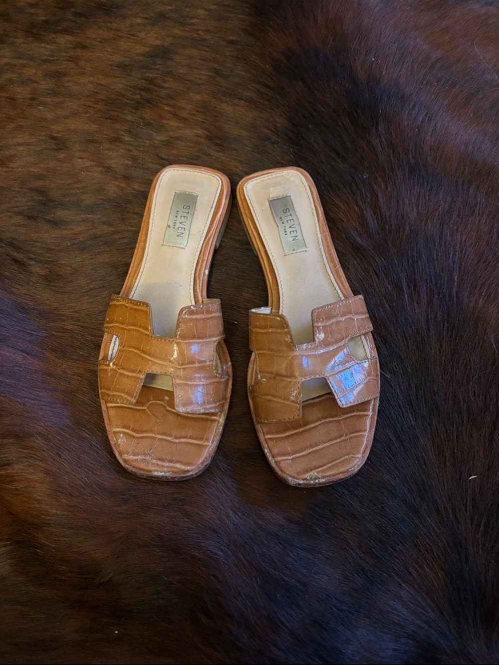 Steve Madden Tan Croc-Embossed Slide Mules